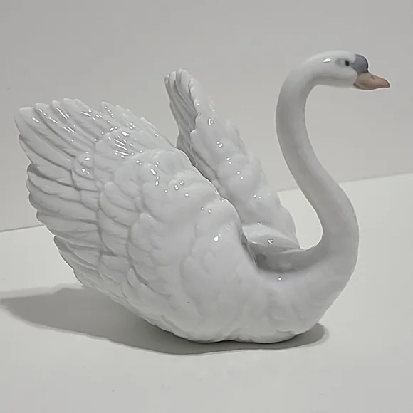 LLADRO Vintage Porcelain White Swan Handmade in Spain - Picture 2 of 8
